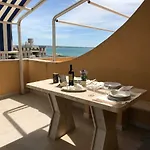 Attico In Riva Al Mare Apartman *