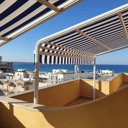 Apartment Attico In Riva Al Mare